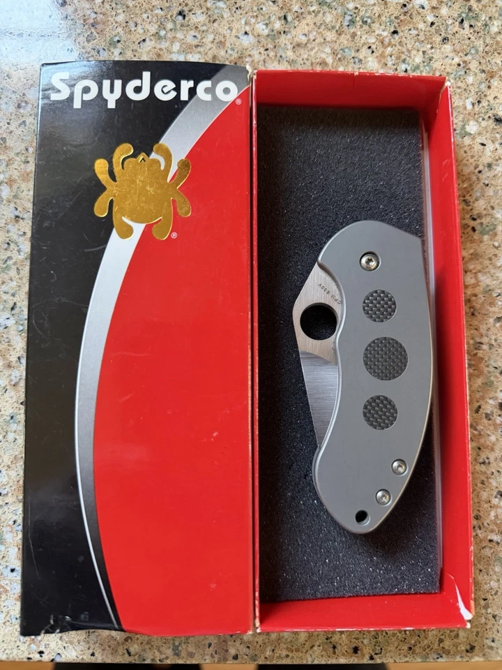 RARE Spyderco Burch Chubby Gray Titanium S30V C183TIP Discontinued - Pre-Owned - Image 1 of 4
