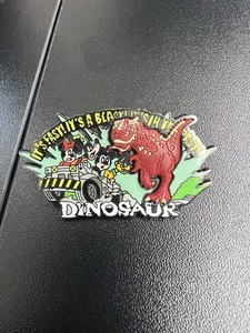 2008 Disney Dinosaur Ride Animal Kingdom Jeep Mickey Minnie Goofy Rubber Pin - Picture 1 of 6