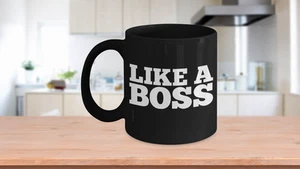 LIKE A BOSS - schwarzer Becher - Bild 1 von 5