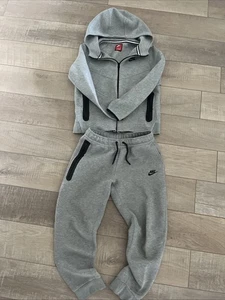 Boy's NIKE Tech Fleece Full Zip Hoodie & Jogger Sweatpants Set size XL(18-20) - Picture 1 of 6