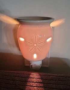 Scentsy Starfish Plug-In Wax Warmer Nightlight Beach Ocean Nautical Sand Cream - Picture 1 of 14