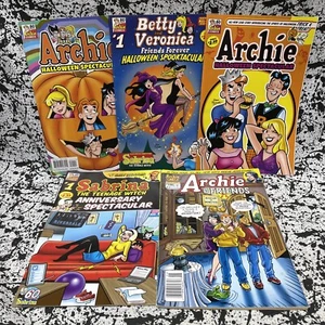 Archie Halloween & Spooky Themed Spooktacular w/ Sabrina - 5 Comic Book Lot - Picture 1 of 6