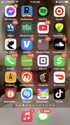 iPhone SE W/ TikTok & CapCut!! - Image 1 of 2