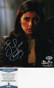 IYARI LIMON AS 'KENNEDY' SIGNED "BUFFY THE VAMPIRE SLAYER" OFFICIAL PHOT BECKETT - Picture 1 of 1