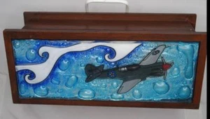 P40 Fighter Warhawk WWII Flugzeug Fused Art Glas Holz Schatzkiste Schmuck Ecuador - Bild 1 von 3