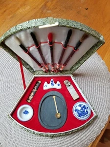 Chinesisches Sumi Kunstset NEU zum Malen & Schreiben von Kanji-Zeichen in Seidenbox  - Bild 1 von 6