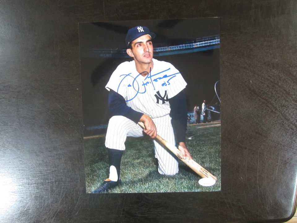 Joe Pepitone Autograph Signed 8 X 10 Photo JSA New York Yankees  - Image 1 of 1