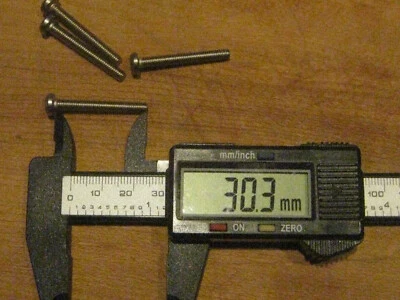 Tornillo de máquina chapado en acero con cabeza de estrella Quan (200) M4 x 30 mm Foto 1 de 3