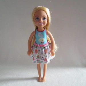 NUEVA Muñeca Barbie Hermana Chelsea Silla de Ruedas con Falda Extraíble ~ Rodillas Flexibles - Imagen 1 de 7