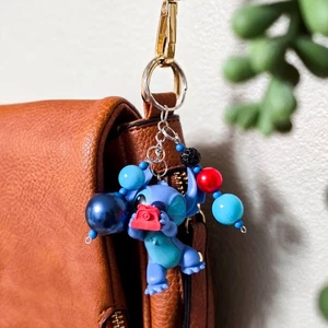 📸 Handmade Stitch w/ Camera Mini Figure Keychain – Lilo & Stitch with Beads - Picture 1 of 5