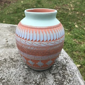 Native American Pottery Navajo Carved Etch Coil Vase Bernice Eskeets Terra Cotta - Picture 1 of 11