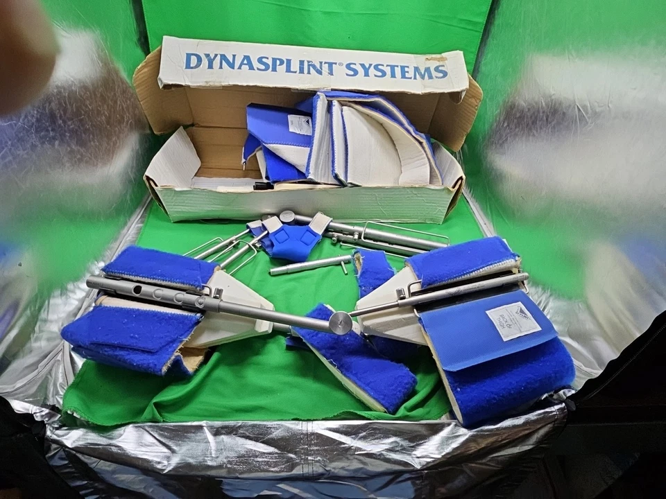 Sistema de flexión de rodilla DynaSplint - Rango de movimiento para rodilla con herramienta Foto 1 de 2