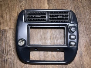 1995-2004 FORD EXPLORER RADIO CENTER DASH TRIM BEZEL 2WD REAR WIPER BLACK OEM - Picture 1 of 6