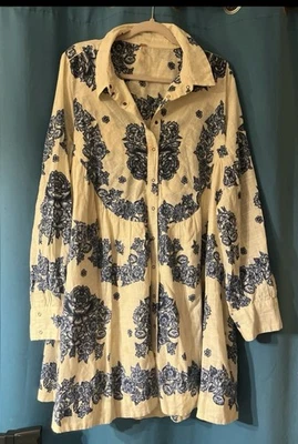 Vestido Camisa Free People Estampado Floral Suelto Con Botones Manga Larga Columpio Línea A Foto 1 de 4