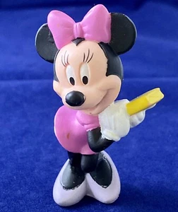 Disney Minnie Mouse with Book 2.5" PVC Figure - Picture 1 of 5