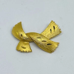 Vintage JJ Jonette Gold Tone Pin Brooch Ribbon Bow Diamond Twist Cut Signed - Picture 1 of 5