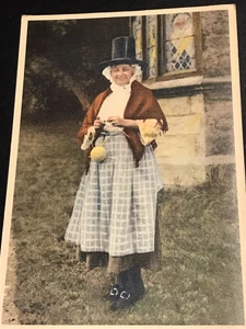 VINTAGE POSTCARD WELSH NATIONAL COSTUME - Judges LTD Hastings - Picture 1 of 2