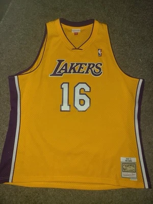 Camiseta LA Lakers Pau Gasol Mitchell & Ness dourada 2009/10 NBA piso de madeira - Imagem 1 de 4