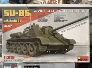 Su-85 Mod. 1943 Soviet Self Propelled Gun W/ Interior 1:35 Plastic Model Kit - Picture 1 of 1