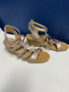 womens wedge sandal Aerosoles gold strappy ankle strap heel shoe  Sz 9