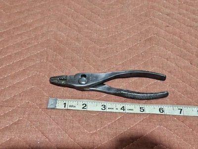 VINTAGE RED DEVIL No. 964 THIN NOSE SLIP JOINT PLIERS HARLEY TOOL KIT - Image 1 of 4