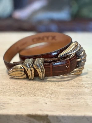 Cinturón Vintage Brighton 28 Marrón Cocodrilo Cuero Repujado 1993 Unisex Ónix Foto 1 de 4