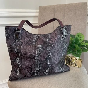 Vince Camuto Damen Handtasche Schlangenmuster groß Handtasche Leder Schultertasche lila - Bild 1 von 10
