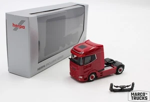 Herpa DAF XG trattore 2 assi vvsp. rosso rubino n. 610521 1:87 /HS951 - Foto 1 di 1