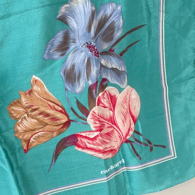 Bufanda de seda de colección Cacharel 28x28 floral cuadrada años 50 años 60 diseñador francés Foto 1 de 4