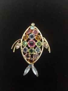 VINTAGE SWAROVSKI MULTICOLOR CRYSTAL BEZEL FISH PENDANT - Picture 1 of 3
