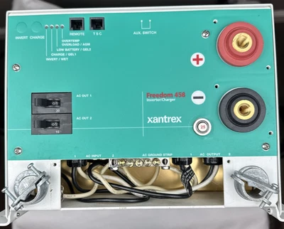 Xantrex Freedom 458 81-2022-12 2000W Inversor/Cargador 12V100A Entrada Única/Salida Doble Foto 1 de 4