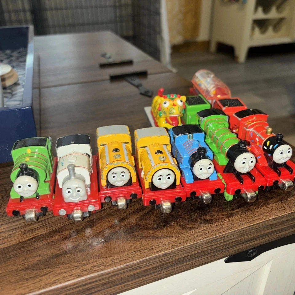 Lote de confeti Thomas & Friends Take N Play Along James Henry Bill Ben Foto 1 de 4