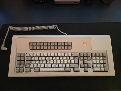 Tastiera IBM model M 122 - Immagine 1 di 4