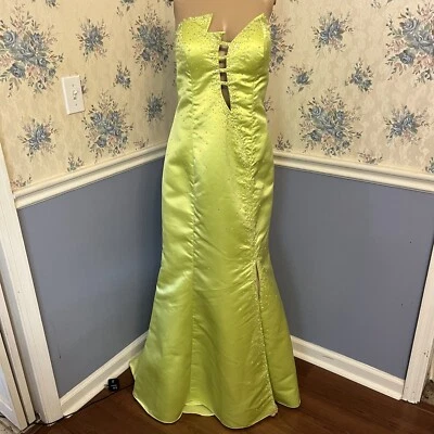 Vestido formal sirena sin tirantes verde lima brillante graduación talla 12 Foto 1 de 4