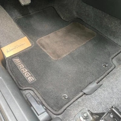 2014-2024 OEM Mitsubishi Mirage, juego de alfombras de carga y alfombrillas Foto 1 de 4