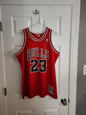 100% Authentic Mitchell & Ness Michael Jordan 88/89 Chicago Bulls Jersey Sz 44 L - Image 1 of 4