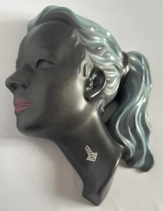 Cortendorf Wall Mask - Picture 1 of 3