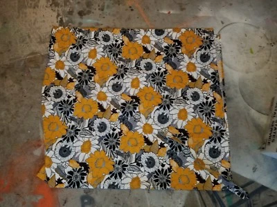 Panel de cortina World Market "amarillo brillante/negro/blanco floral" 48" X 84" - 1 panel Foto 1 de 4