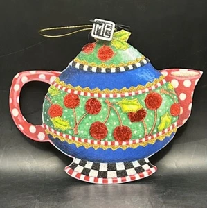 Maria Englebreit Blech Teekanne Ornament mit Kirschen - Bild 1 von 2
