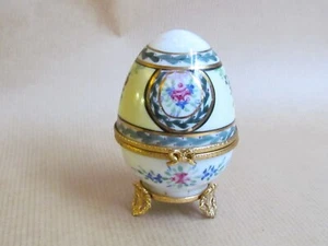 LIMOGES ? PORZELLAN DREI FUSS EIFÖRMIGES SCHMUCKSTÜCK/PILLENDOSE (Ref8694) - Bild 1 von 5