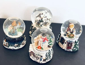 3 Boyds Bears Sammlerstück Wasserkugeln + 1 Non Boyds_ Verkauf als Posten! - Bild 1 von 10