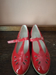 Topshop Gwenny Mary-Jane Patent Flat T Bar Shoes Red Sizes 3-9 Women Fashionable - Picture 1 of 4