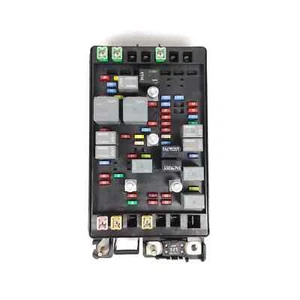 Fusebox for 05-06 GMC/Chevy 5.3L/6.0L V8 Engine Block Fuse Box Relay Module - Bild 1 von 2