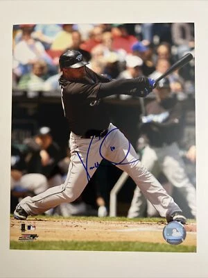 VERNON WELLS TORONTO BLUE JAYS SIGNED AUTOGRAPHED 8x10 PHOTO - Image 1 of 2