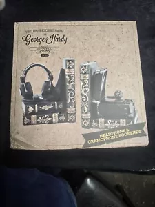 Decorative Resin Headphone & Gramophone Bookend George Hardy - Picture 1 of 8