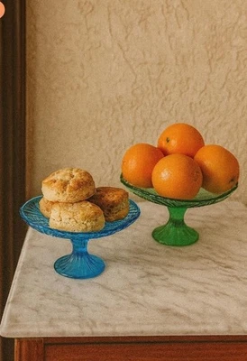 cake stands - image 1 of 4