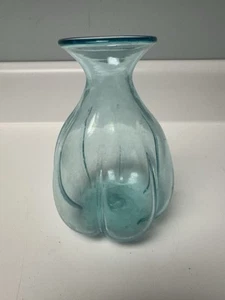 Vaso vintage soffiato a mano color acqua bocciolo di melone - Foto 1 di 8