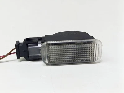 Otra luz interior trasera izquierda volkswagen passat b5 2000 ust132666 Foto 1 de 3