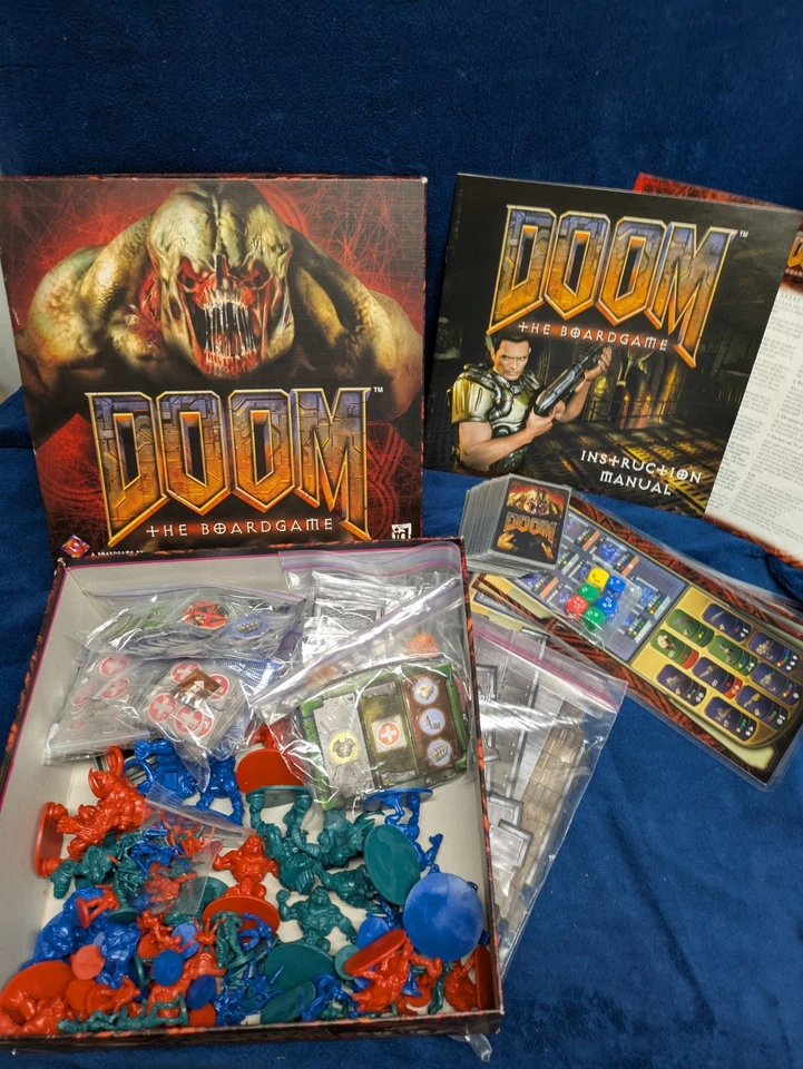 FFG DOOM El Juego de Mesa 1ª Edición COMPLETO Cartas Funda Terror Estrategia Foto 1 de 4
