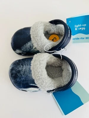 NWT Stride Rite 360 Marbled Blue size 3 Light Up Fleece lined Clogs - Image 1 of 4